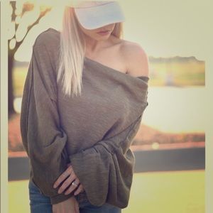 FREE PEOPLE ~ SWEATER